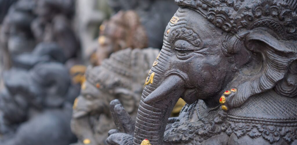 Temple à Bali - Netfalls - Canva Pro